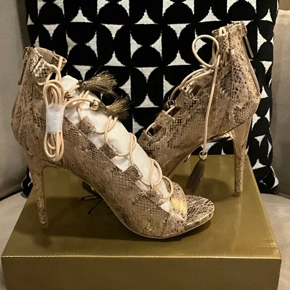 Thalia Sodi Gold Snake Lace up Heels 6.5 (fit like 7) NWB - Picture 5 of 8